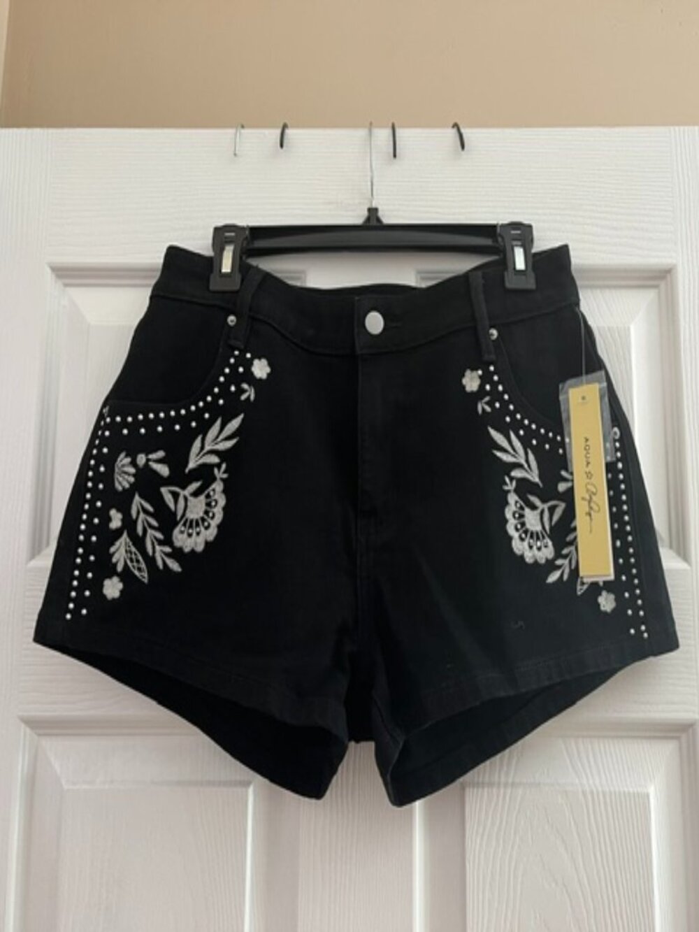 AQUA x Ava Phillippe Embroidery Stud Shorts Size 28